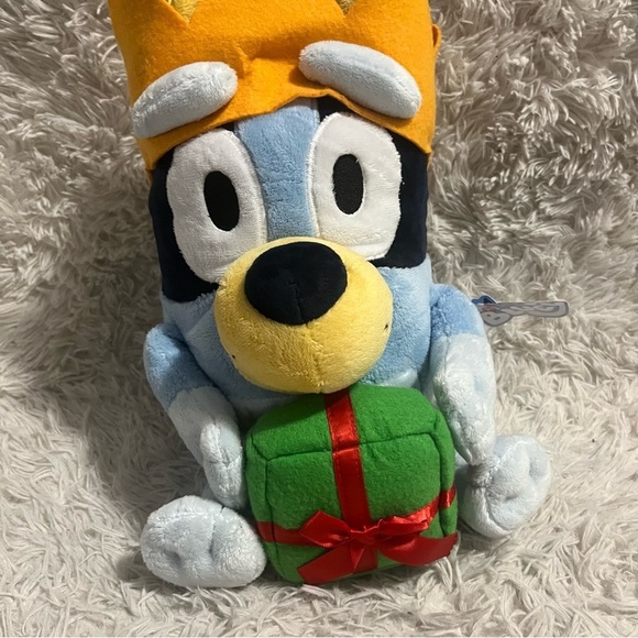 Bluey Christmas Crown and Gift Plush Toy Limited Edition NWT - Picture 5 of 11